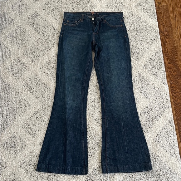 EUC 7 for All Mankind Dojo Low Rise Flared Jeans Size 27 Dark Wash - Picture 1 of 13
